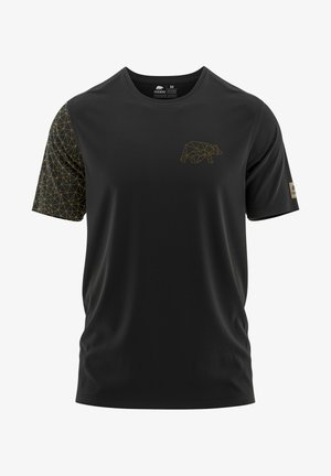 Zwart T-shirt met korte mouwen met een geometrisch berenlogo in goud en een gestreepte linkermouw met driehoekaccenten. Lichtgewicht stof.