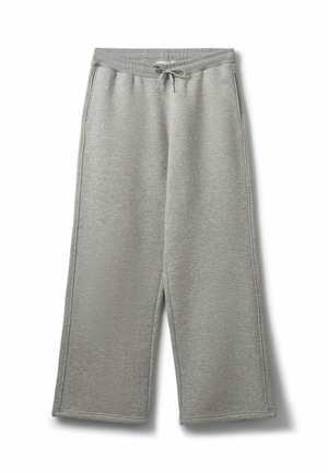Pantaloni de trening gri cu un design cu picior larg, confecționați dintr-un material moale, având un talie elastică cu șnur și buzunare laterale.