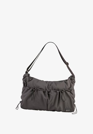 Grau Schultertasche aus weichem, strukturiertem Stoff. Sie verfügt über zwei vordere Taschen, ein gerafftes Design und einen verstellbaren Riemen. Logo an der Seite.