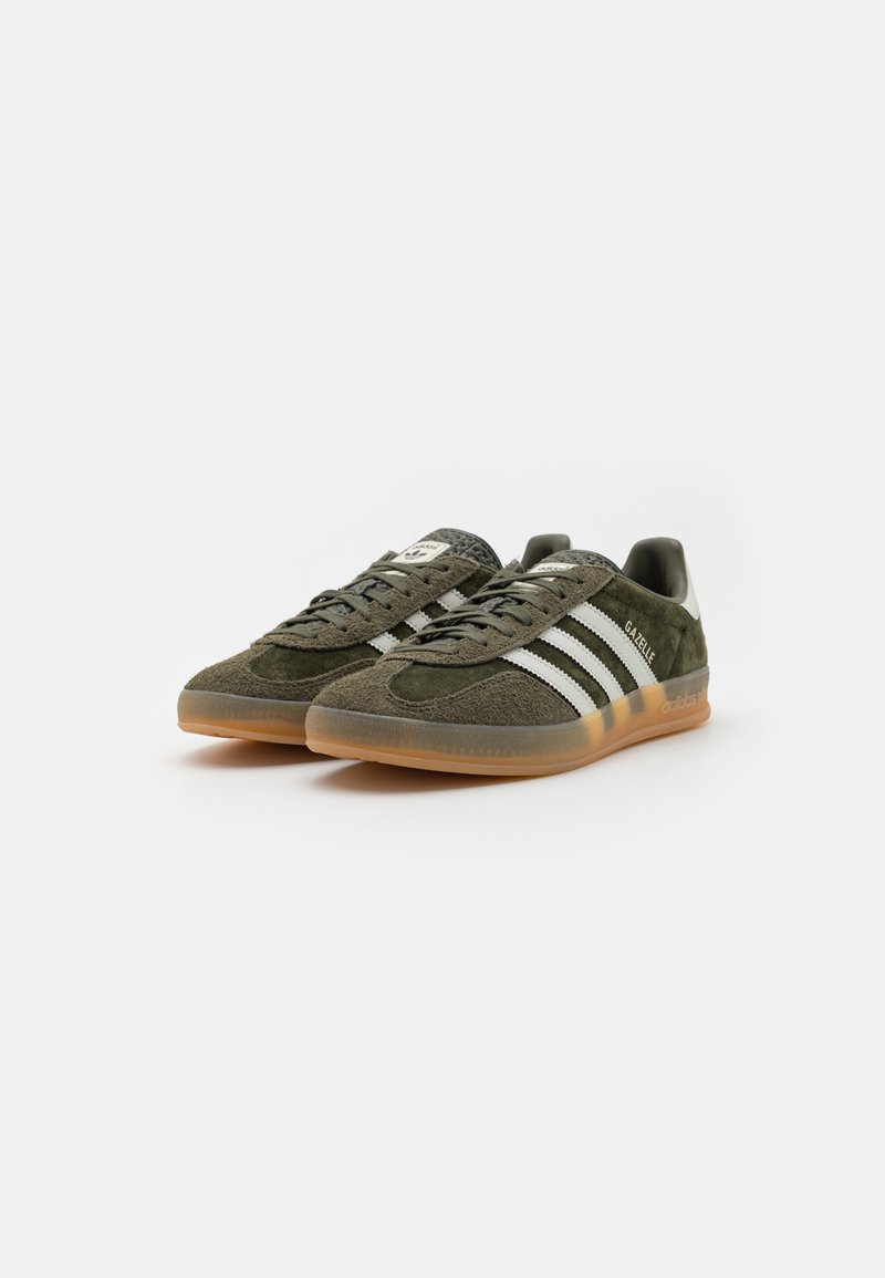 adidas Originals GAZELLE INDOOR UNISEX - Trainers - night cargo/alumina/ olive - Zalando.ie