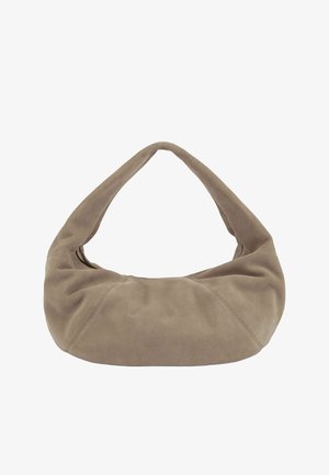 Crescent-förmige Handtasche aus weichem, taupefarbenem Wildleder mit breitem Schulterriemen und dezenten Steppnähten.
