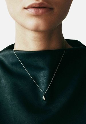 EDBLAD, CRYSTALITE NECKLACE S - Collar - silver-coloured