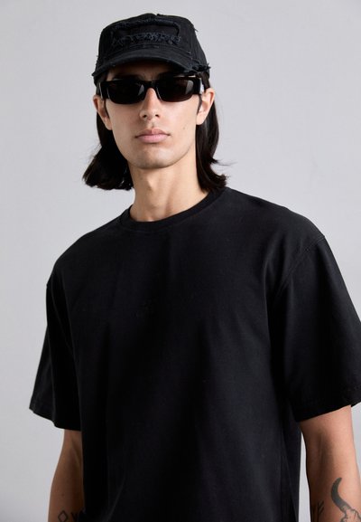 Han Kjøbenhavn Jednoduché tričko - anthracite black