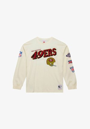 Langärmliges cremefarbenes T-Shirt mit bedrucktem "49ERS"-Text, Grafik eines goldenen Helms und NFL-Logos. Mit Super Bowl-Patches an den Ärmeln.