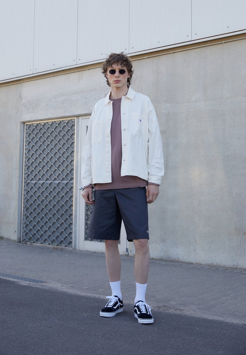 Moda Masculina Old Skool Bermuda Da Vans Vans Old Skool Trainers