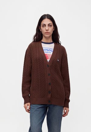 Tommy Jeans, CABLE CARDIGAN  - Жилетка - pure brown