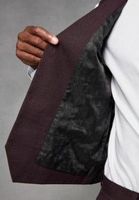 Next TEXTURED REGULAR FIT - Vest - red