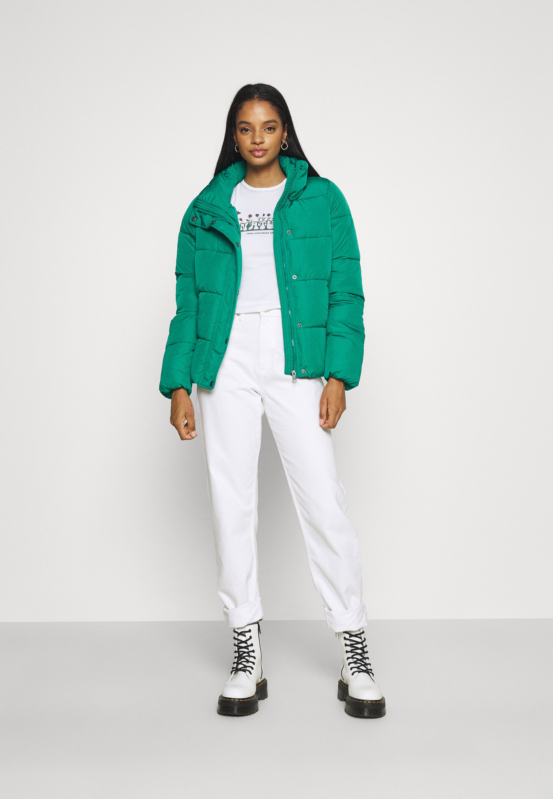 only cropped puffer jacket