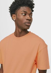 Jack & Jones JJEURBAN EDGE TEE NOOS - Basic T-shirt - apricot ice