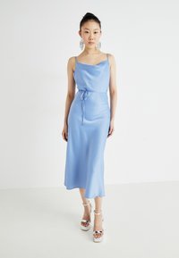 YAS - THEA STRAP LONG DRESS - Juhlamekko - ashleigh blue Pienoiskuva 1