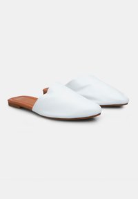 Bata Šľapky - bianco