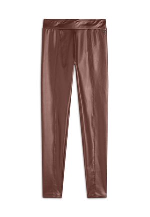 Leggings marroni a vita alta realizzati in materiale lucido e liscio. Presentano cuciture anteriori e un logo sulla cintura. Design aderente.