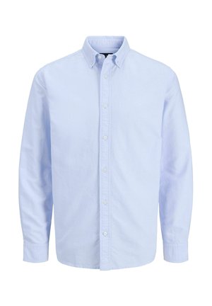 Világoskék hosszú ujjú, gombos ing patentos gallérral, elülső gombsorral és gombos mandzsettával.
