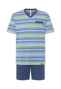 Conjunto de pijama a rayas con una paleta de colores azul, verde y gris. La camiseta de cuello en V cuenta con un bolsillo en el pecho; los pantalones cortos son de color azul marino y tienen una tela suave.