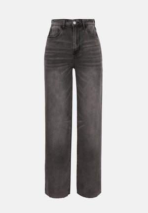 Ψηλόμεσο, φαρδύ μαύρο τζιν από ξεβαμμένο ύφασμα, με μπροστινές τσέπες, κούμπωμα με κουμπί και θηλιές για ζώνη, πάνω σε απλό φόντο.