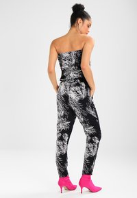 Urban Classics BANDEAU - Jumpsuit - limb