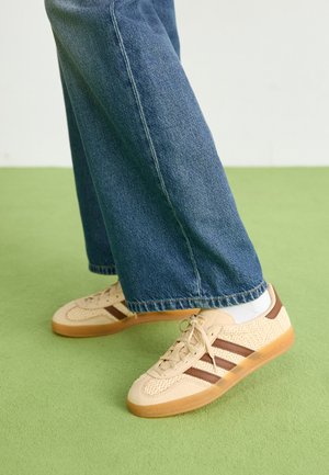 GAZELLE INDOOR - Sneakersy niskie