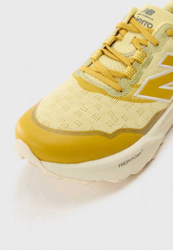 FRESH FOAM X HIERRO V9 - Trail running shoes - winter grass4