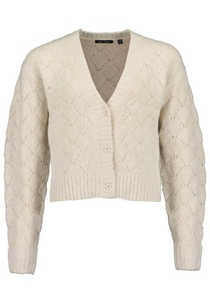 Cardigan de punto crema con patrón de diamantes, escote en V, puños y dobladillo acanalados, y tres botones en la parte delantera.