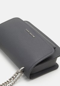 MICHAEL Michael Kors CLAIRE XBODY - Rankinė per petį - slate
