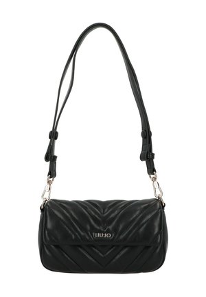 Borsa a mano in pelle nera con motivo trapuntato a zigzag, dotata di tracolla rimovibile, accessori in argento e chiusura magnetica.