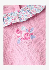 Non sélectionné, pink floral