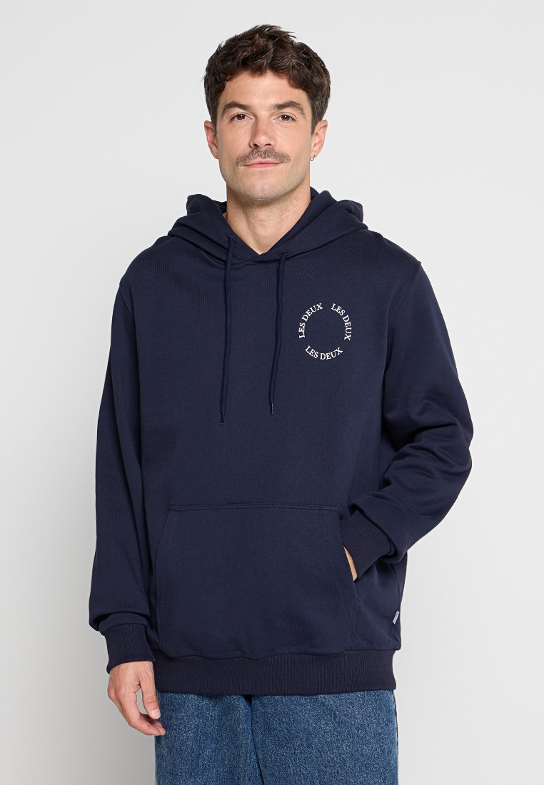 Les Deux Hoodie donkerblauw Les Deux Hoodie donkerblauw