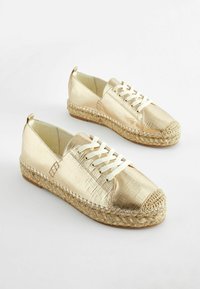 Next FOREVER COMFORT TOE CAP- REGULAR FIT - Espadrillot - gold