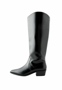 Sorte læderknæhøje støvler med spidse tæer, glat tekstur og kort blokhæl. Har minimalistisk design og sømløs konstruktion.