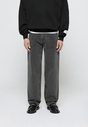 BAGGY WITH LOOP - Vrećaste traperice - light grey