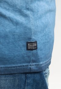 Petrol Industries LOGO STARFISH - Triko s potiskem - navy blue