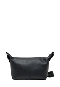 Borsa a tracolla in pelle nera con superficie strutturata, chiusura con zip, tracolla regolabile e logo impresso sul davant. Forma rettangolare compatta.