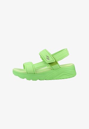 Sandalo sportivo verde chiaro con cinturini regolabili e suola testurizzata, progettato per il comfort e l'uso casual.