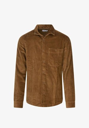 Chemise à manches longues en velours côtelé marron avec fermeture boutonnée sur le devant et une poche poitrine avec un seul bouton.