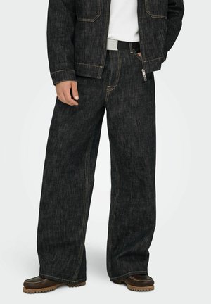 MIT WEITEM BEIN ONSREMI MID RISE WEITER BEINSCHNITT - Jeans relaxed fit - black denim