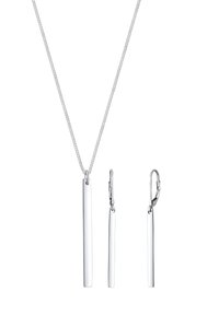 Sølvsmykkesæt bestående af en vedhængskæde og matchende øreringe. Glatte, forløbne former med en poleret finish uden synlige detaljer.