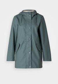 Waterbestendige groene regenjas met capuchon, drukknoopsluiting aan de voorkant, twee zijzakken en verstelbare trekkoorden voor een optimale pasvorm.