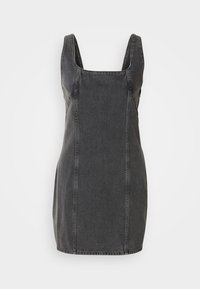 Sorte denimkjole med firkantet hals og tettsittende design, som viser frem sømmer foran og en enkel, moderne stil mot en hvit bakgrunn.