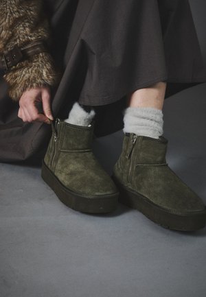 LEATHER - Platåstøvletter - khaki