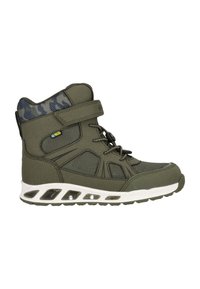Hohe Sportschuhe in Olivgrün mit Obermaterial aus Mesh und Leder, weißer Sohle, verstellbarem Riemen und Futter im Camouflage-Muster.