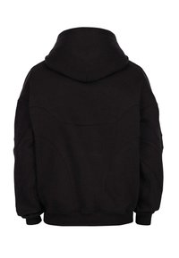 Schwarzer übergroßer Hoodie mit Kapuze, langen Ärmeln und gewölbten Nahtdetails am Rücken und an den Ärmeln.