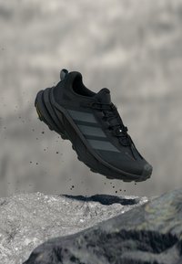 FREEHIKER GORE TEX SHOES - Chaussures de marche - core black/grey six