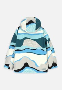 Kolorowa kurtka z kapturem, wykonana z gładkiej tkaniny z falistym wzorem w odcieniach niebieskiego, szarości i czerni. Zawiera boczną kieszeń na zamek.