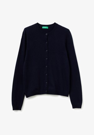 Marineblauwe cardigan gemaakt van zachte stof, met een ronde hals, ribgebreide manchetten en zes knopen aan de voorkant voor sluiting. Soepele textuur en aansluitende pasvorm.