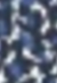 Tissu camouflage bleu et gris avec une surface douce et texturée. Le motif présente des formes irrégulières mêlant différentes nuances. Convient pour des vêtements décontractés.