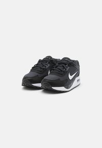 Nike Sportswear AIR MAX SOLO - Tenisice - black/white/anthracite
