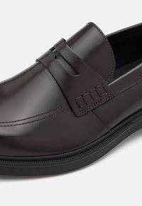 BOSS RONNIN - Zakelijke loafers - bitter chocolate