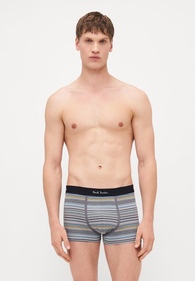 Boxer shorts pour hommes à rayures en mélange de coton, avec une ceinture noire portant le logo "Paul Smith" et des rayures multicolores horizontales.