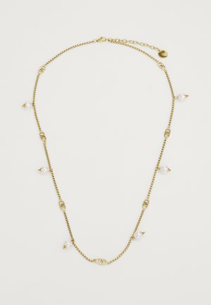 Arany lánc nyaklánc egyenletesen elhelyezett fehér gyöngyökkel és ovális láncszemekkel. Állítható hosszúságú lánccal ellátott záródással rendelkezik.