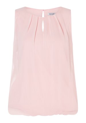 Ärmellose hellrosa Bluse mit Falten in der Nähe des Schlüssellochausschnitts und abgerundetem Saum.